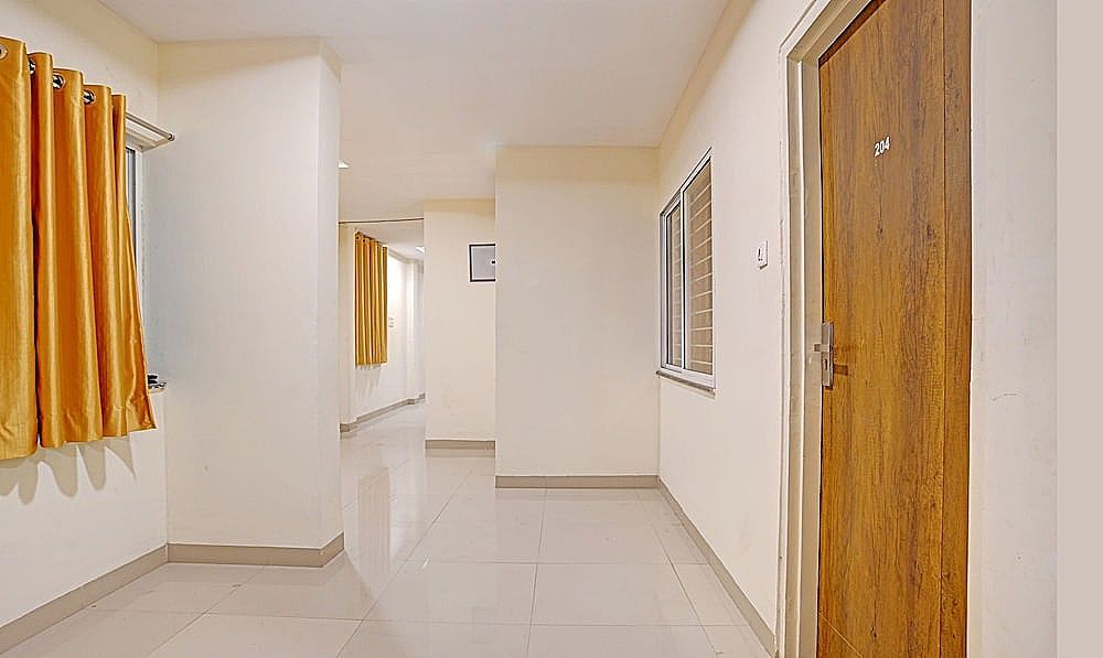 undefined Treebo Royal Empire Indore 4