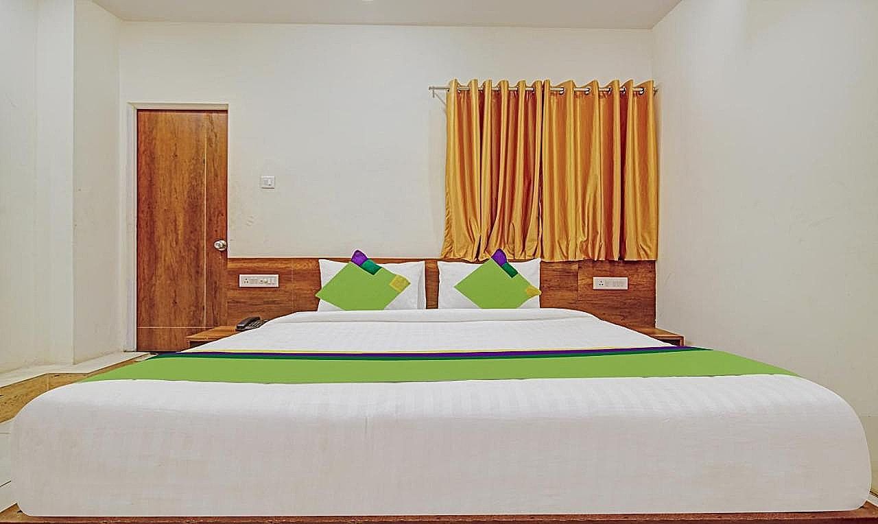 Treebo Royal Empire Indore Standard Double Room 3