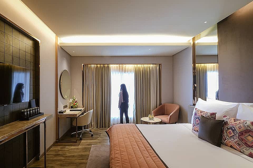 The Park Indore Luxury Hill View 4