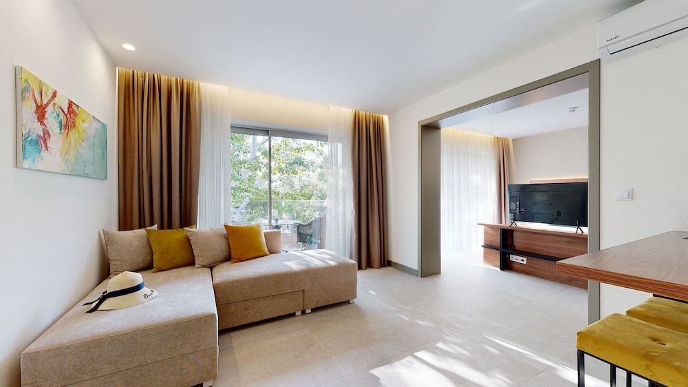 Acrotel Athena Pallas Executive Suite 17