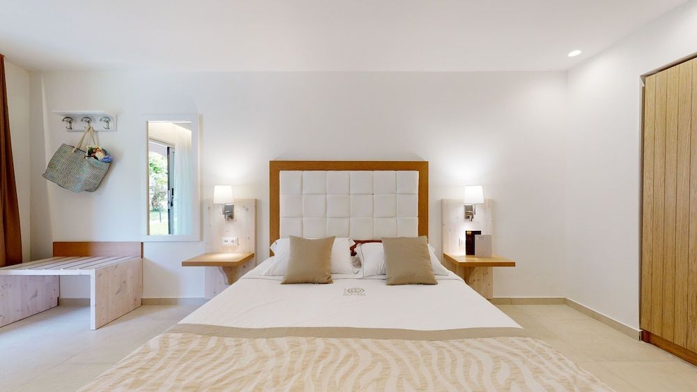 Acrotel Athena Pallas Family Suite 3