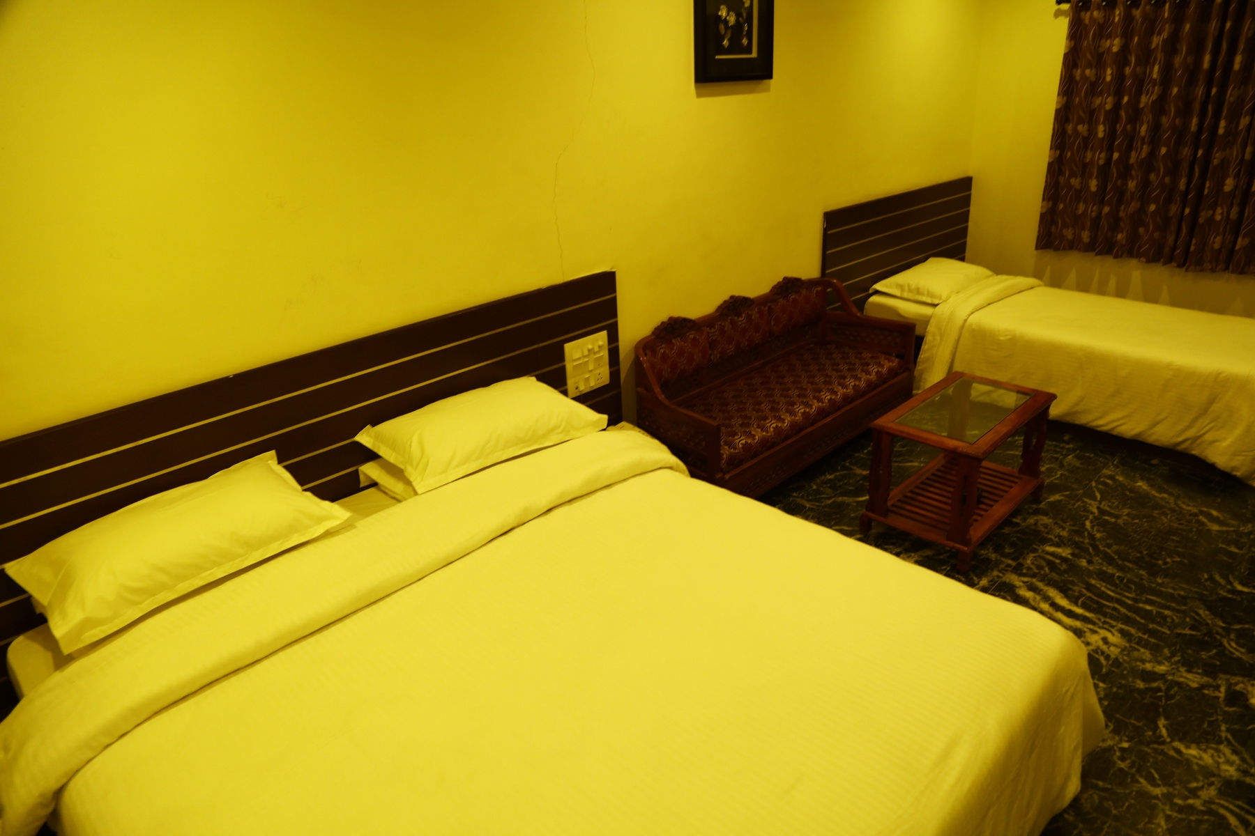 M.M. Hotel A/C Room Double 2