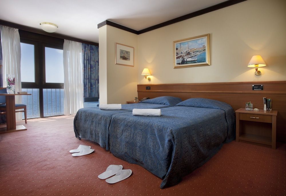 Double or Twin Room, Sea View