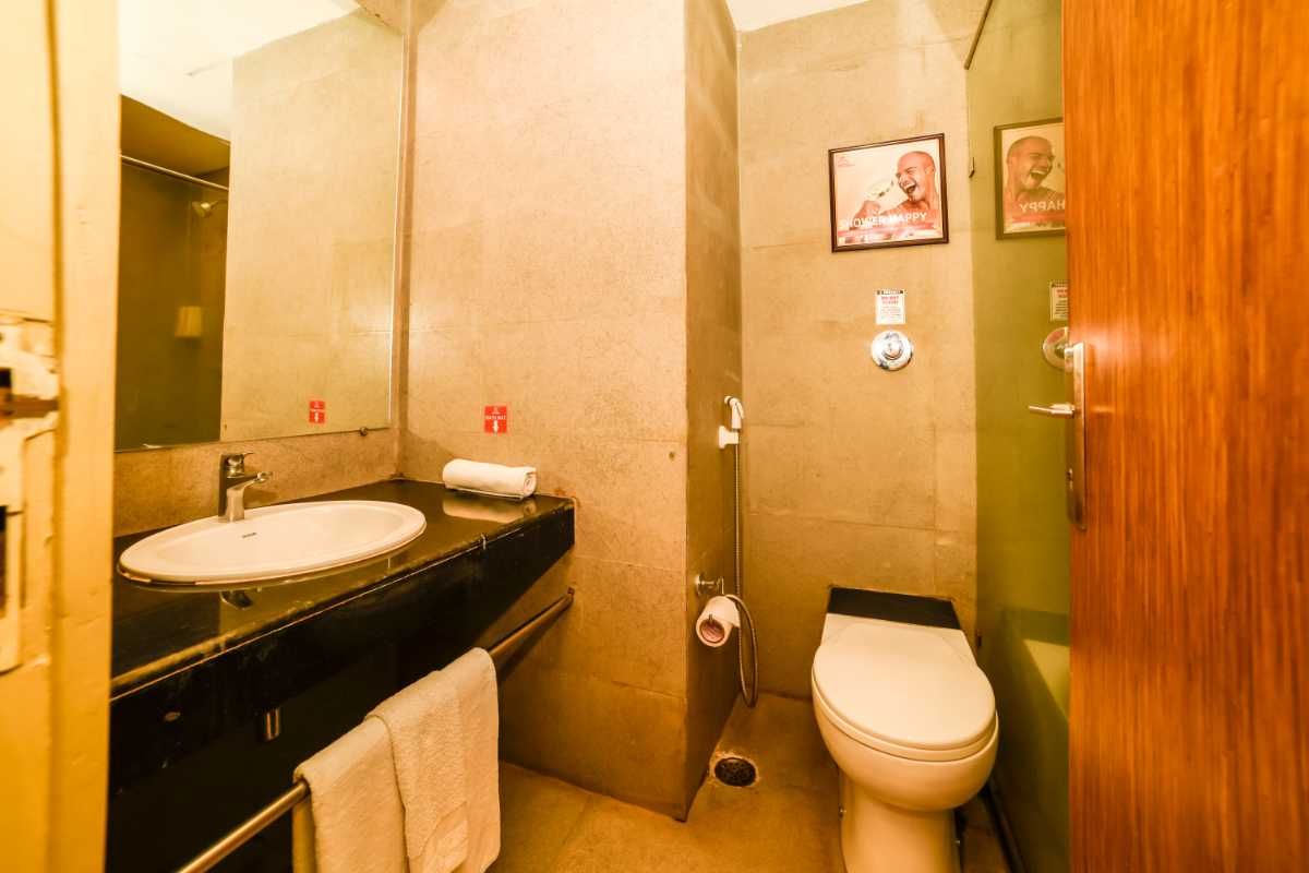 Max Hotel Jabalpur Max Queen 11