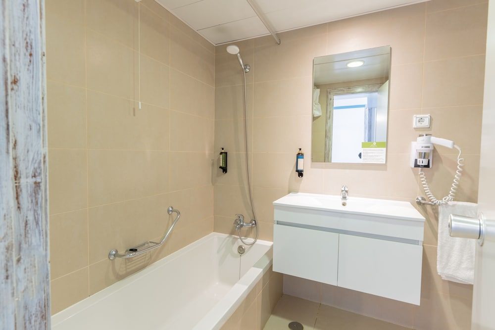 Vila Baleira Suites Apartment, 1 Bedroom, Partial Sea View 5