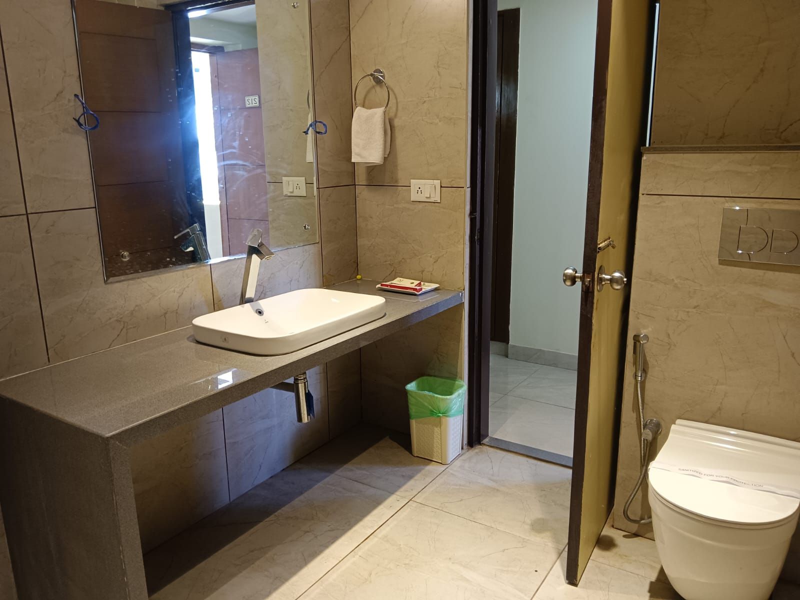 HOTEL DEVANSH RESIDENCY Suite  4