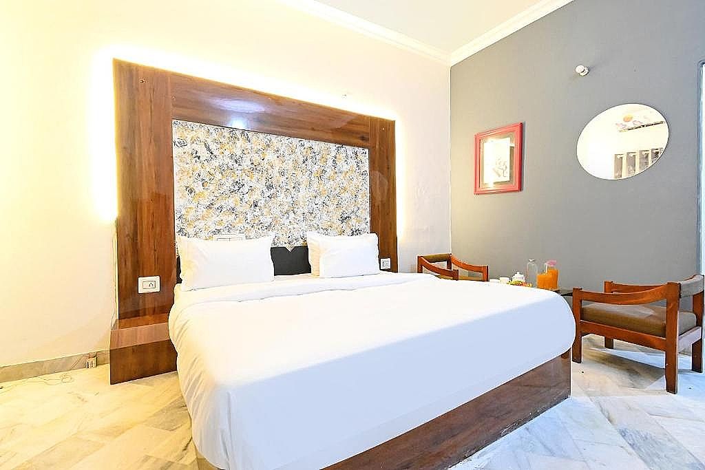 FabHotel Jaipur Classic Deluxe Room 8