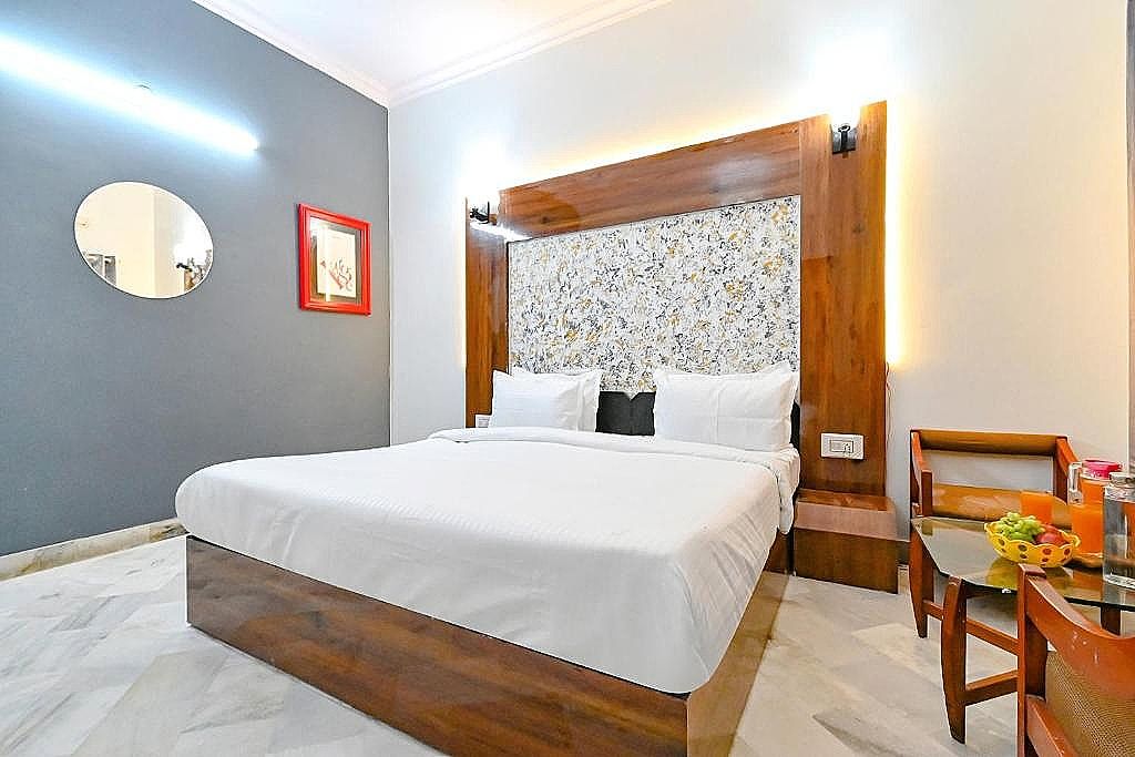 FabHotel Jaipur Classic Deluxe Room 4