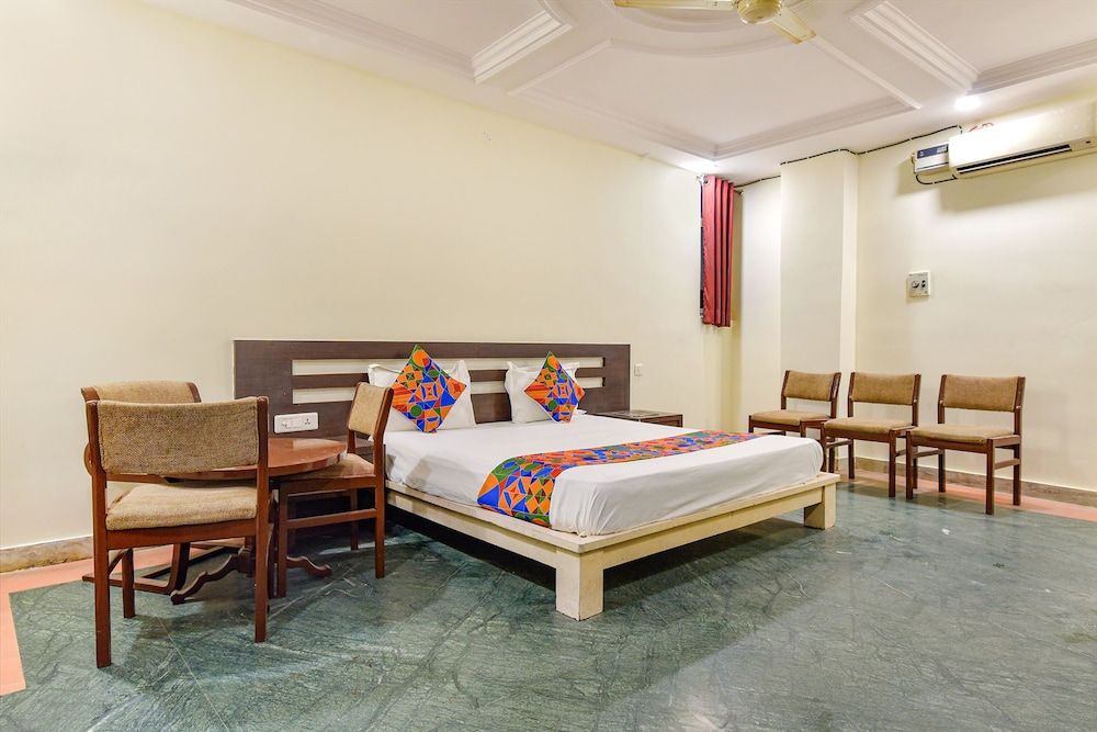 FabHotel Jaipur Classic Deluxe Room 11