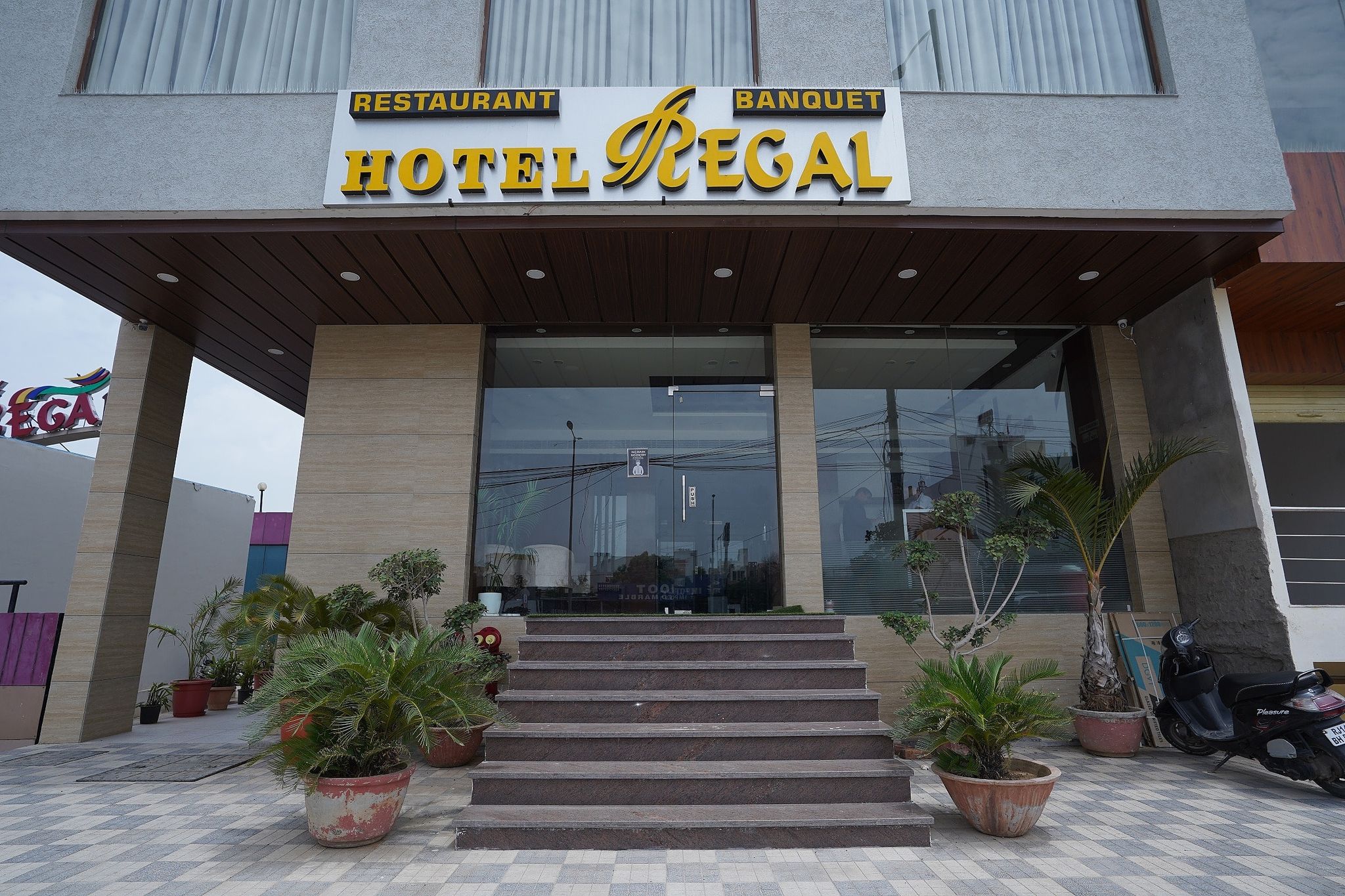 undefined Hotel Regal By Rhytham 9