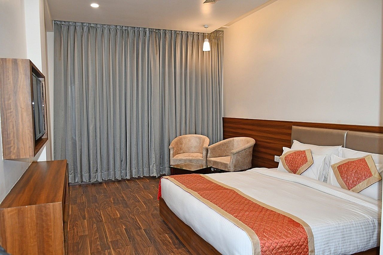 undefined Hotel Regal By Rhytham 5