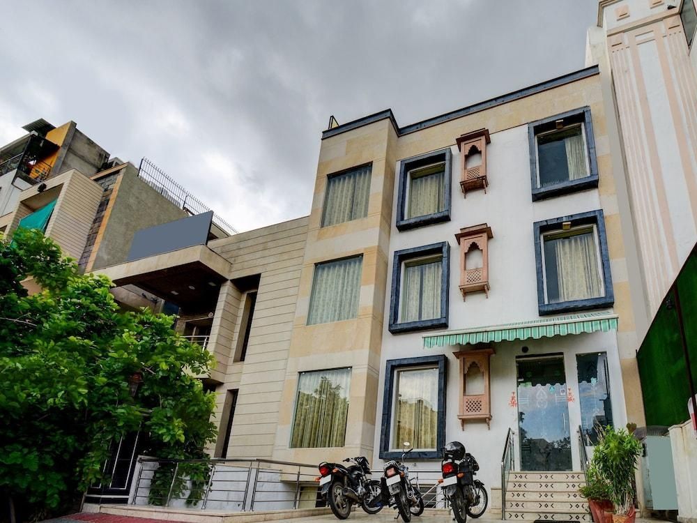 undefined OYO Flagship Hotel Taurus 8