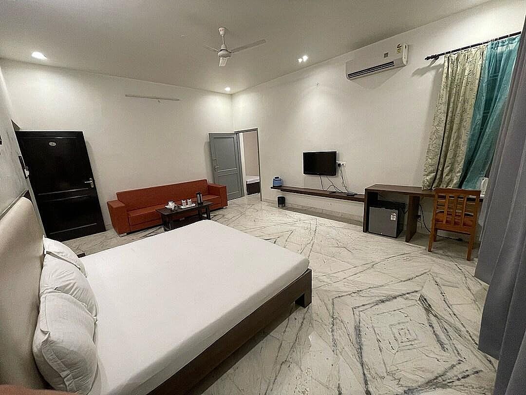 Hotel Amar Palace Deluxe  Double Room