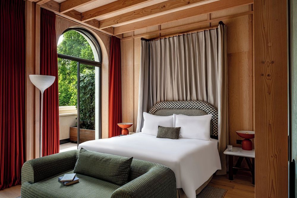 Cowley Manor Experimental Room, Terrace (Water Lily) 2