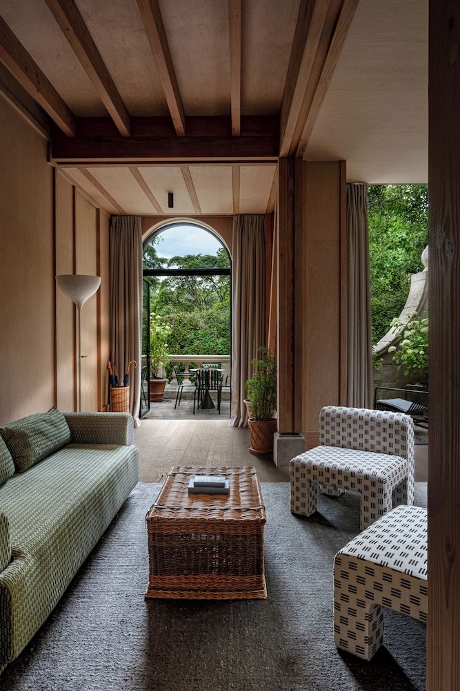 Cowley Manor Experimental Grand Suite (Cowley Manor) 4