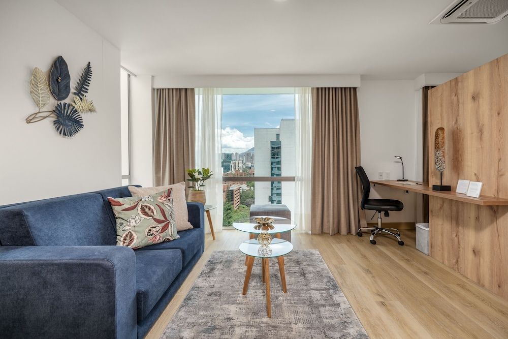 Novelty Suites Hotel Deluxe Suite, 1 Queen Bed with Sofa bed 4