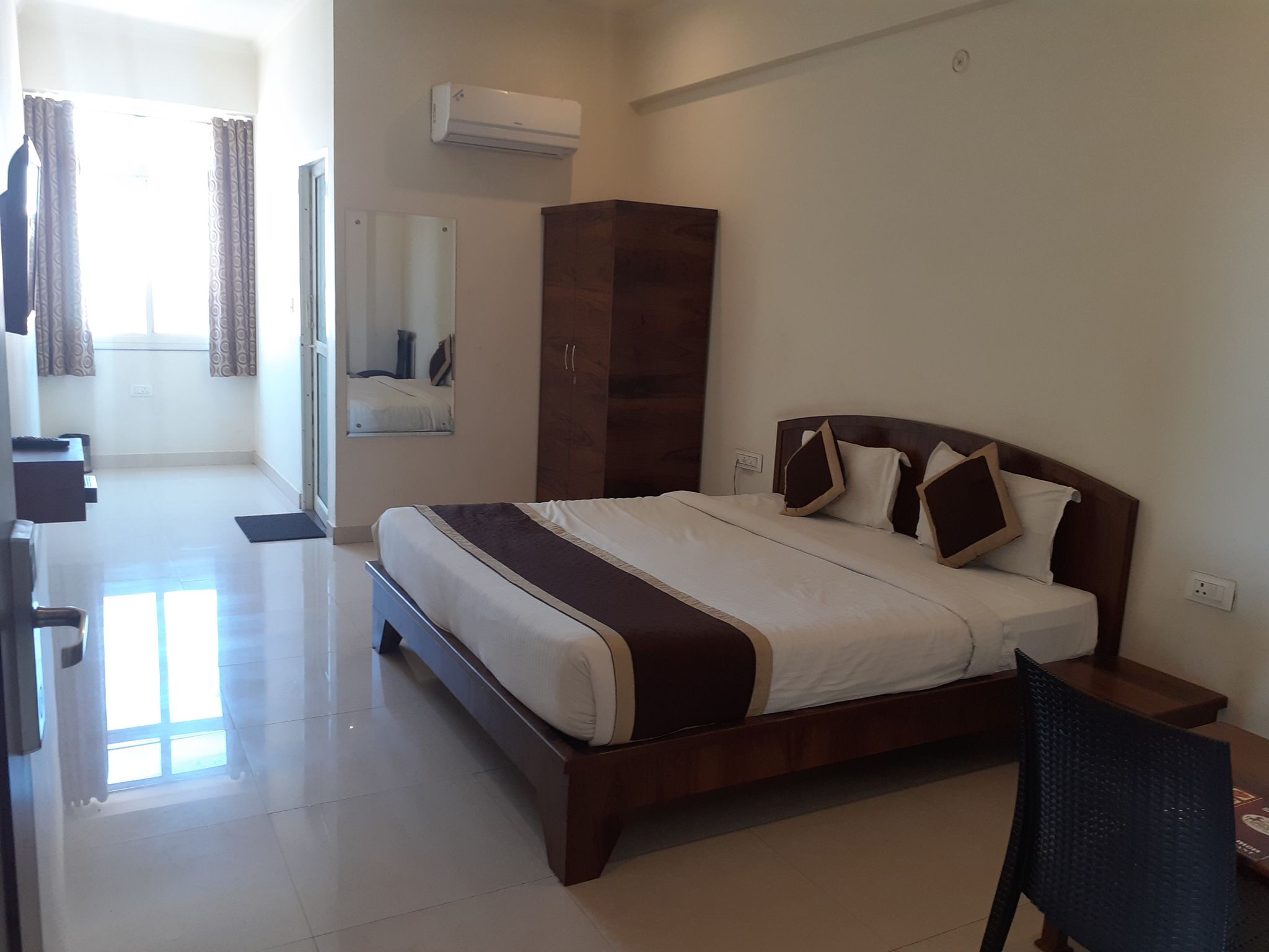 Hotel Shiv Palace Standard Room. 3