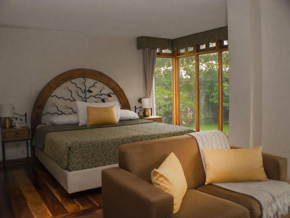 El Rodeo Estancia Boutique Hotel & Steakhouse Suite, 1 King Bed 3