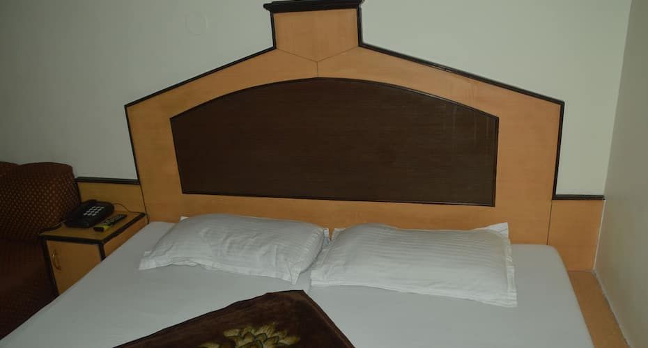 undefined Hotel Sitara 9