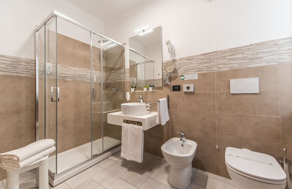 Hotel Gran Torino Twin Room 4