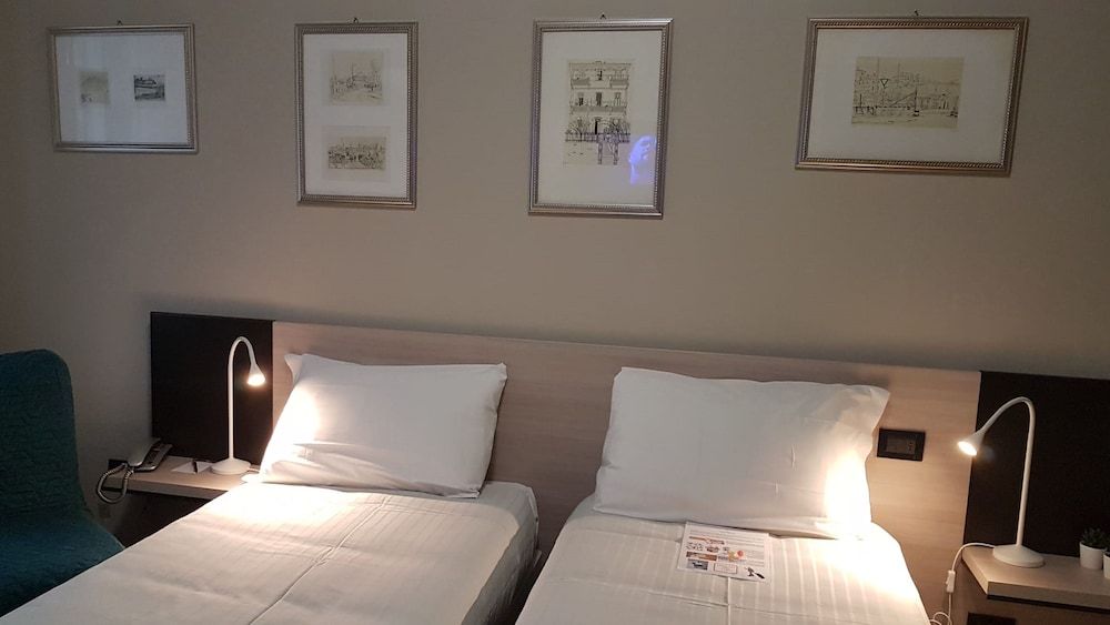 Hotel Gran Torino Twin Room 2