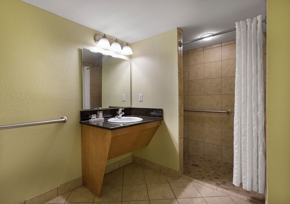 Bay View Resort Oceanfront Two Bedroom Condo F 5