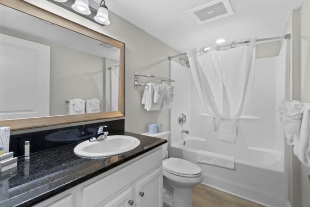 Bay View Resort Ocean View Deluxe One Bedroom Condo 7