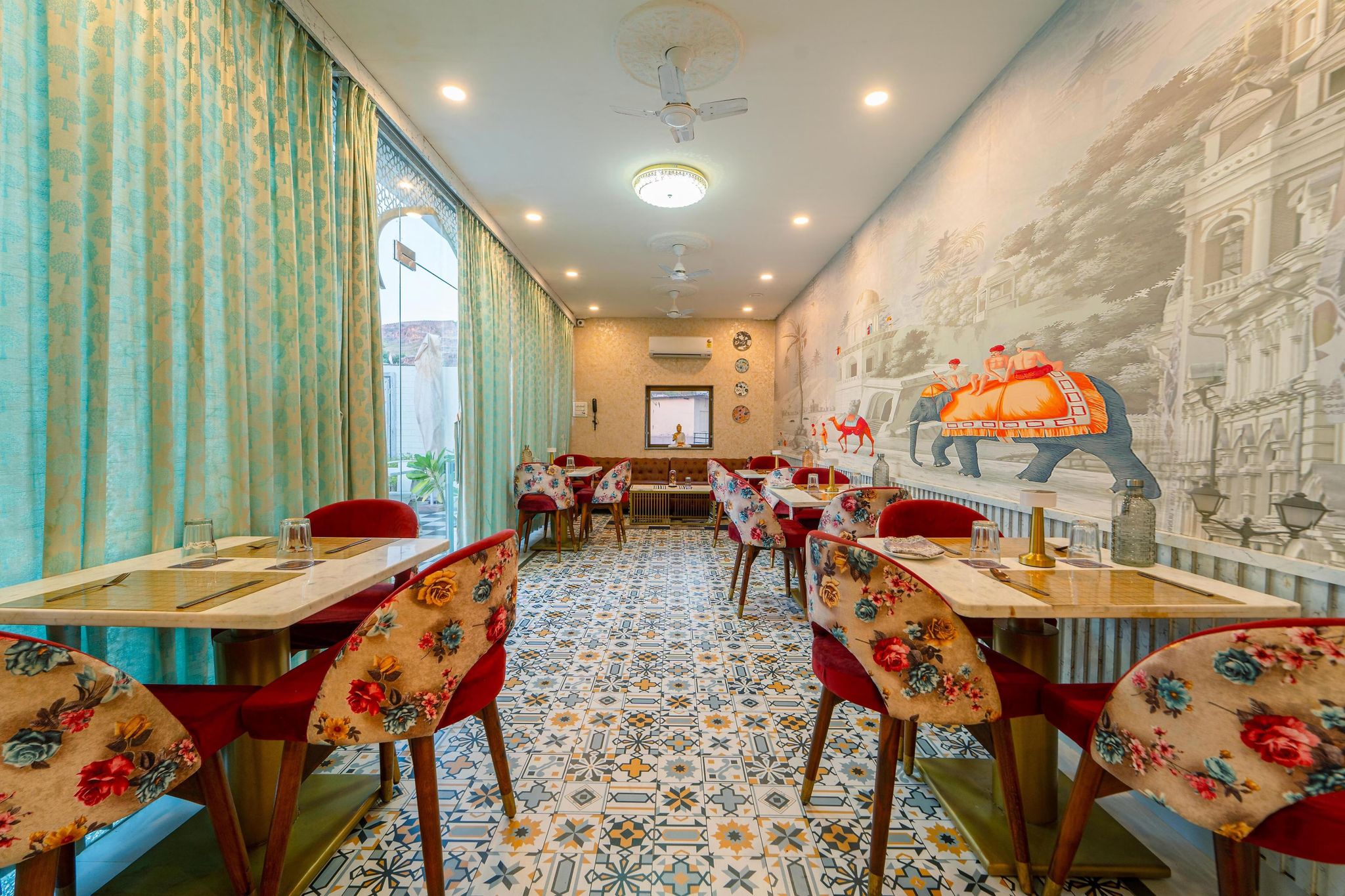 Food & Dining