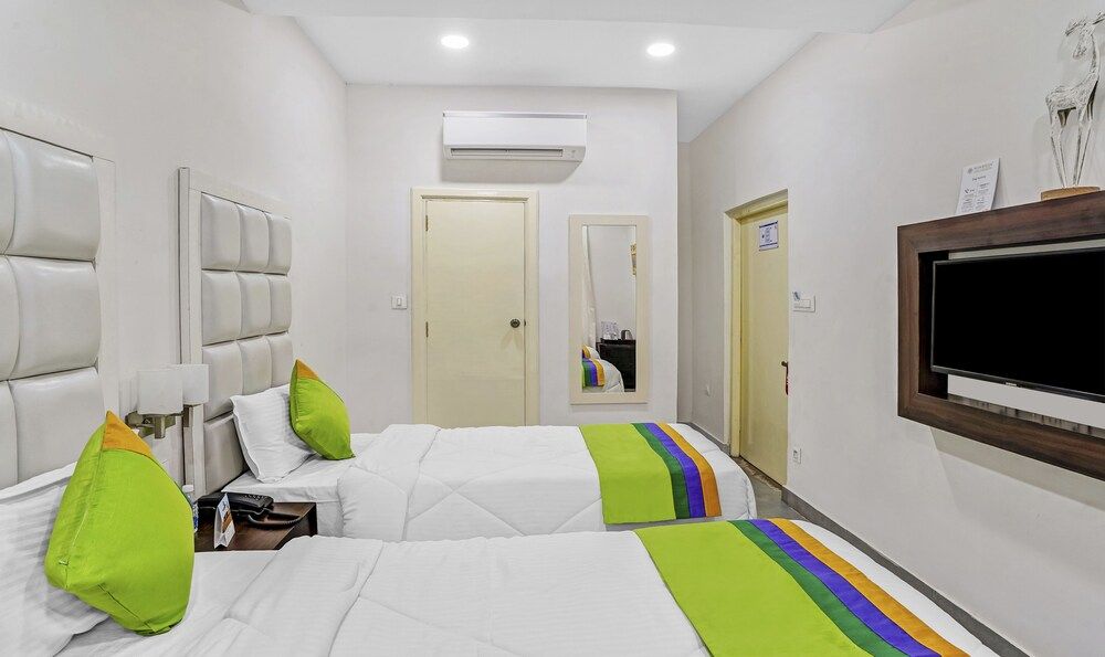 Hotel Hinduja Mehrangarh Fort	 Standard Double Room 10