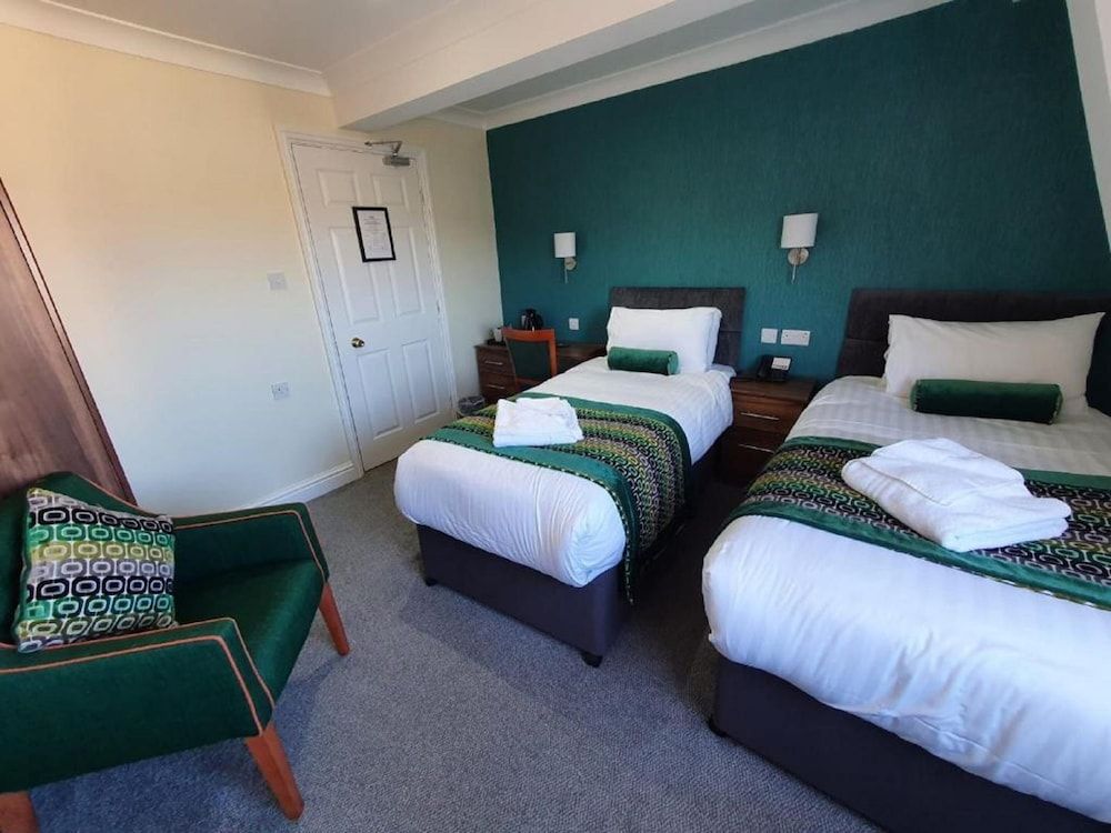 The Beaches Hotel and Spa Twin Room 9