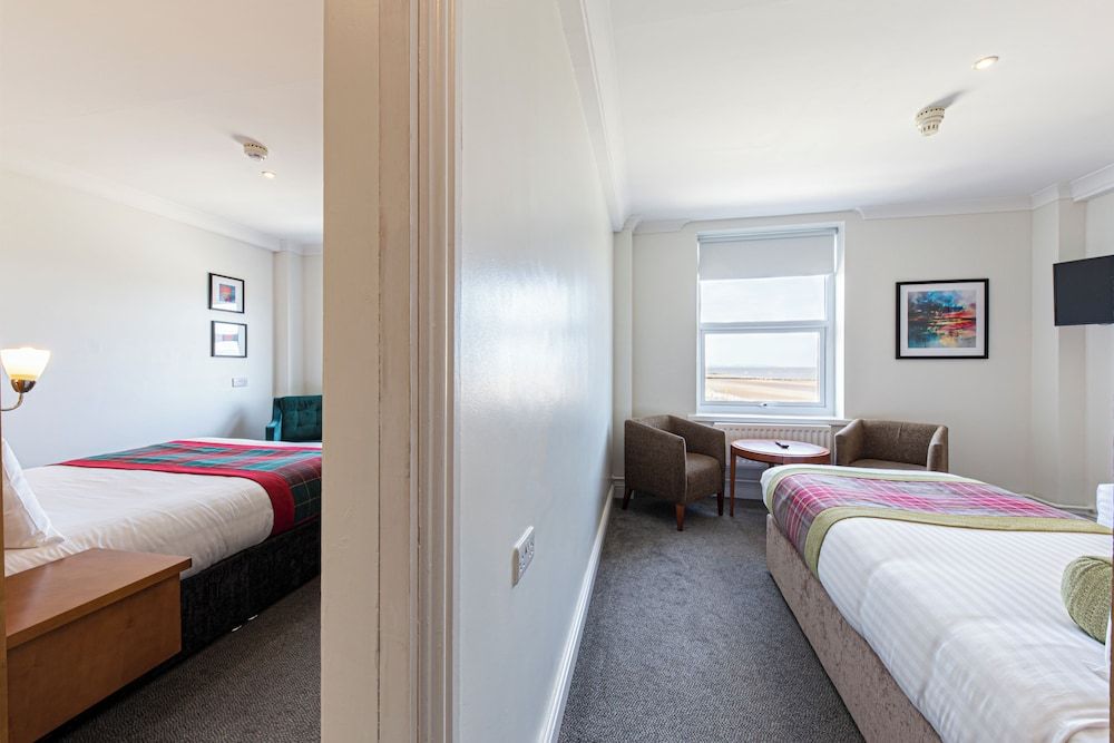 The Beaches Hotel and Spa Quadruple Room 6