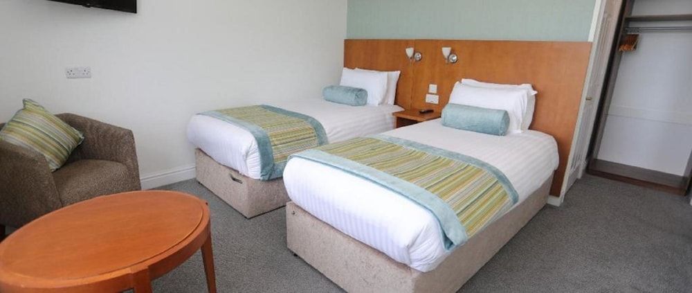 The Beaches Hotel and Spa Twin Room 10