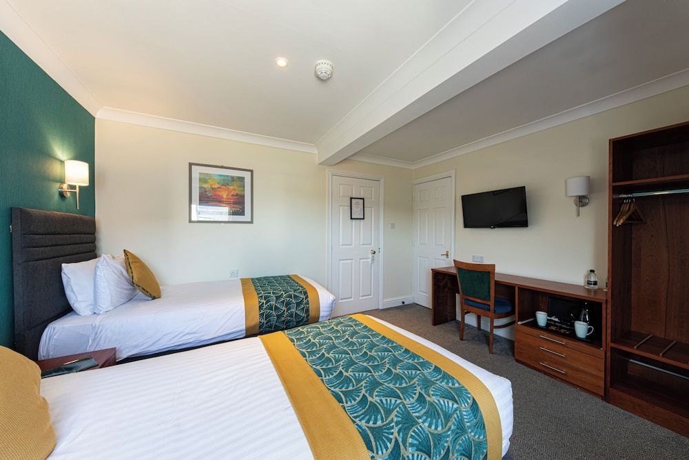 The Beaches Hotel and Spa Twin Room 3