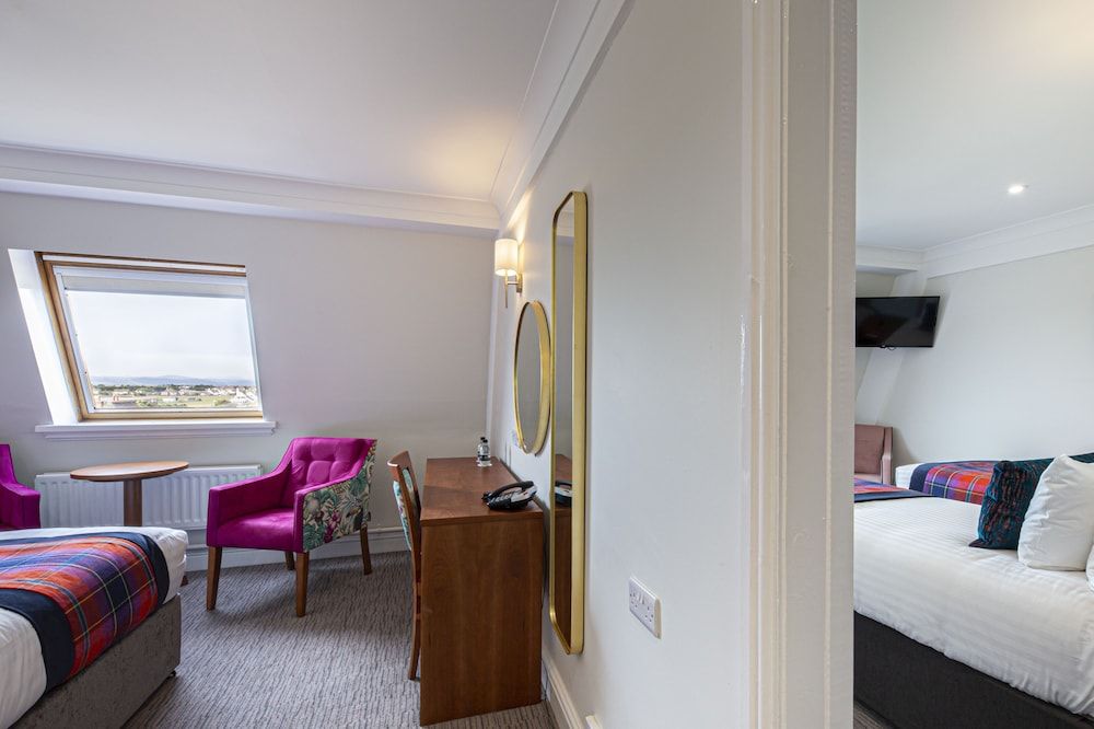 The Beaches Hotel and Spa Quadruple Room 8