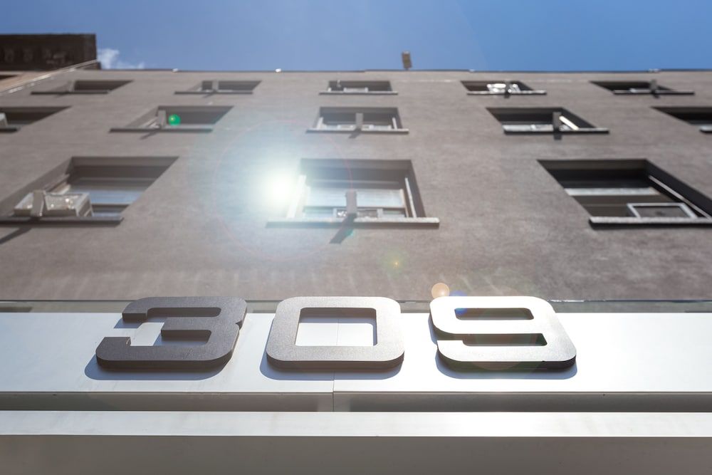 undefined Hotel 309 5