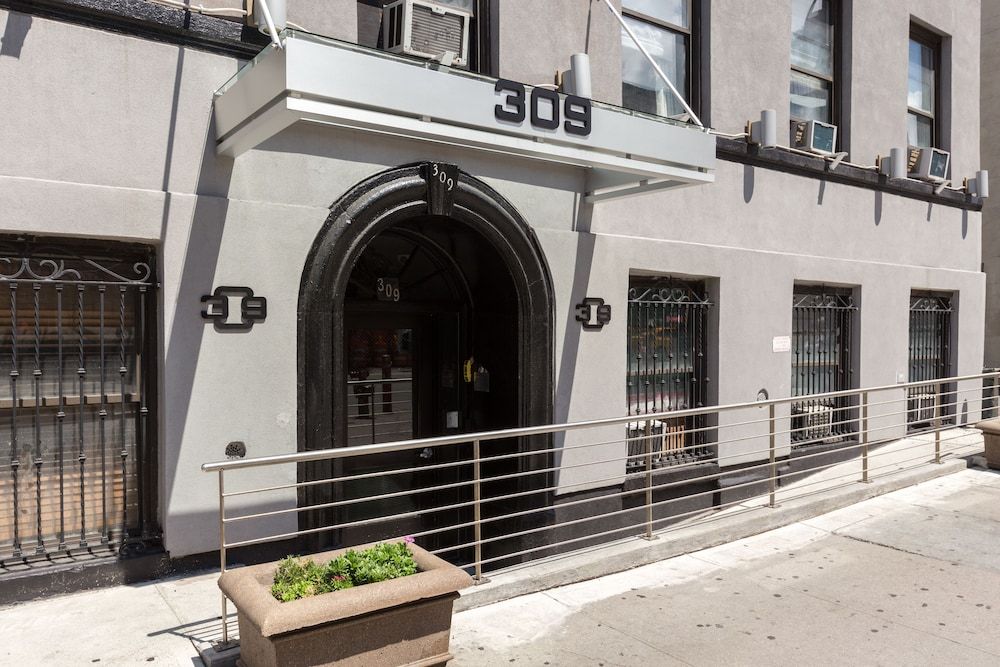 undefined Hotel 309 9