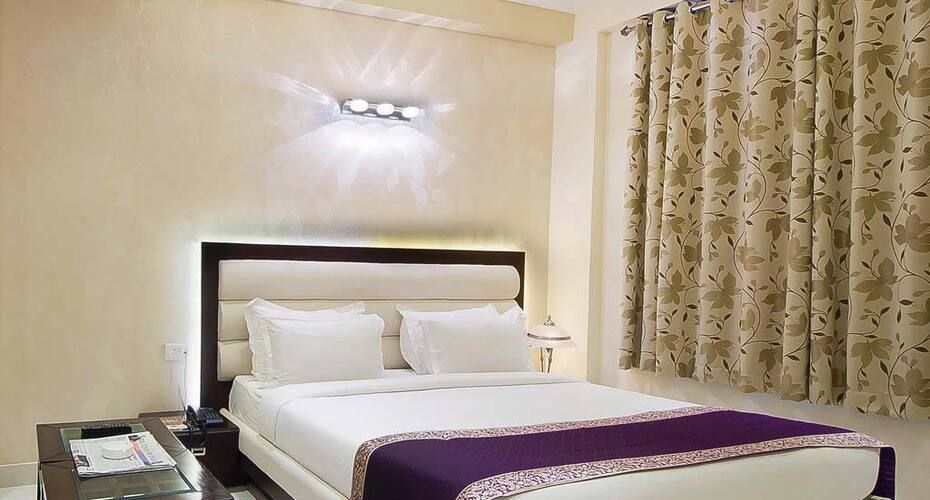 undefined Hotel Oasis 4