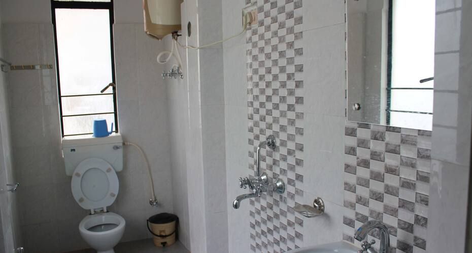 undefined Hotel Oasis 7