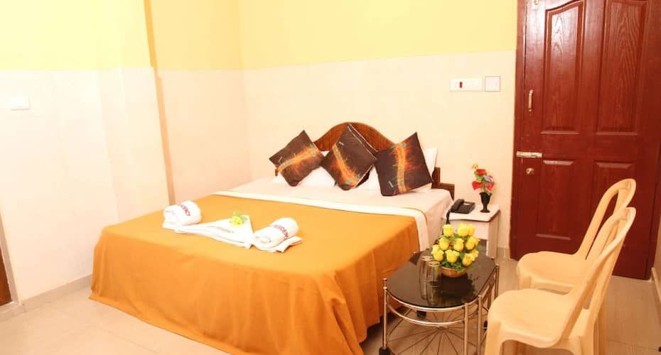 Hotel Viswa Residency Deluxe With Fan 2