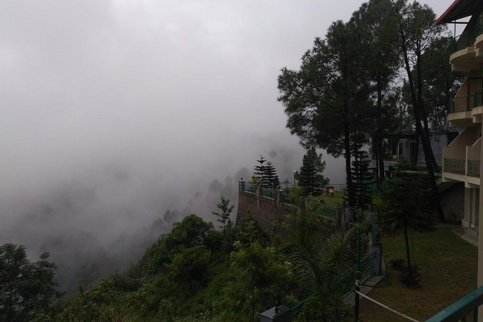 resort_from_the_room_cAFv7f