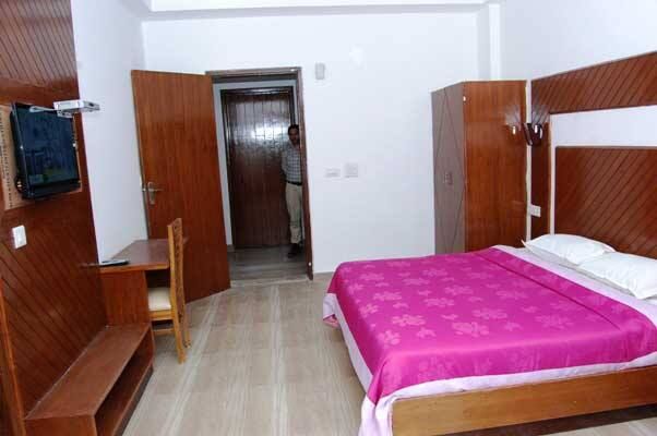 Neelgiri Resort room 3