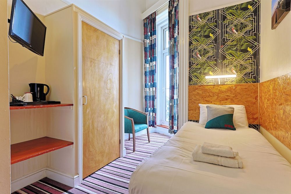 OYO The Southcliff Hotel Standard Single Room 2