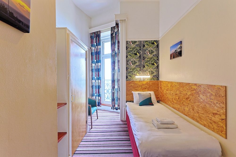 OYO The Southcliff Hotel Standard Single Room 4