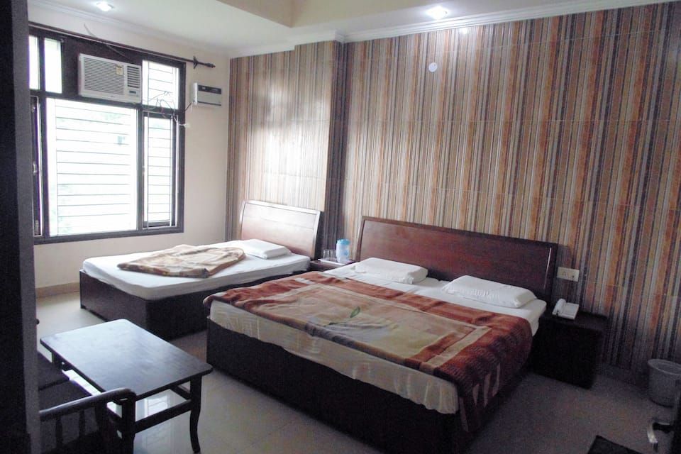 Deluxe Bedroom