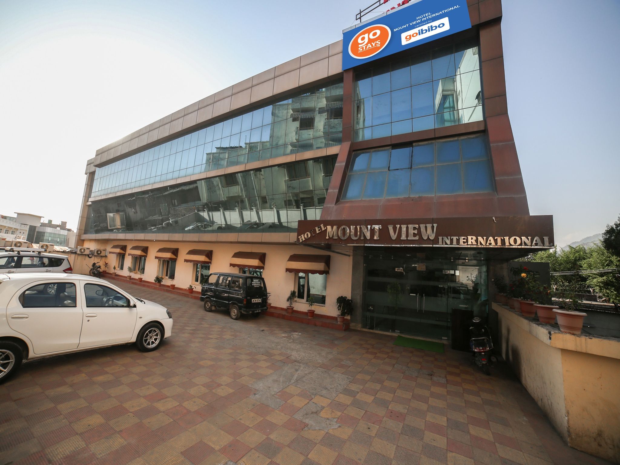 undefined Mount View International