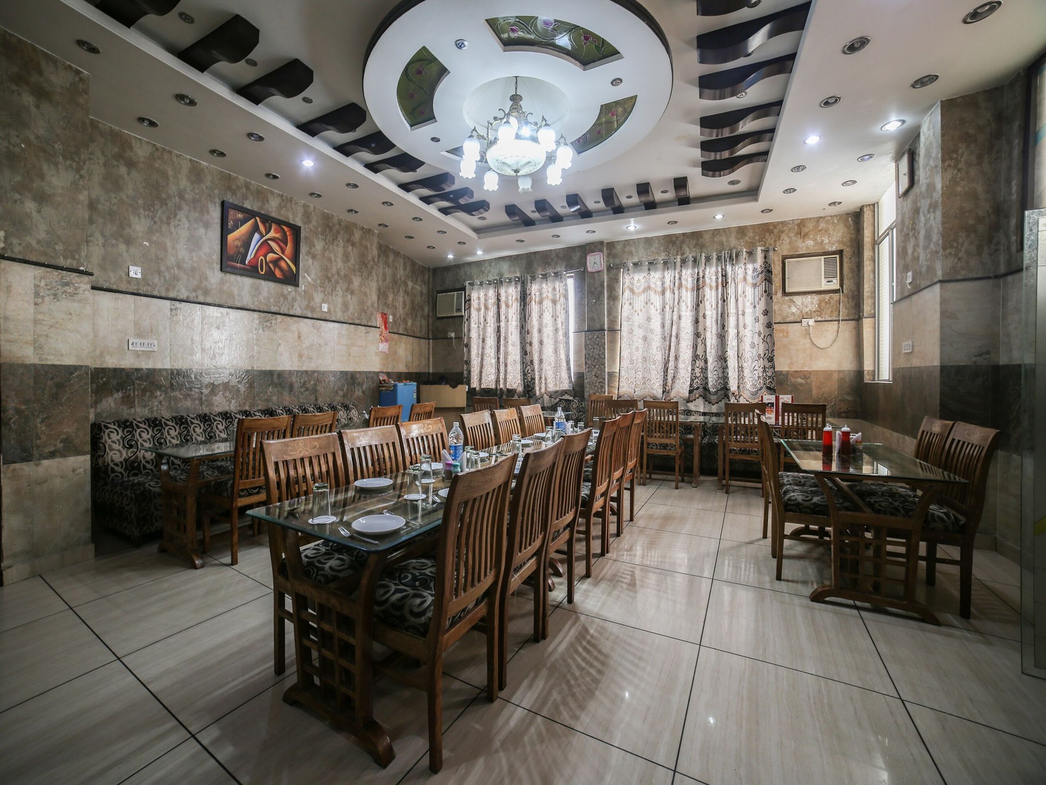 undefined Mount View International 5