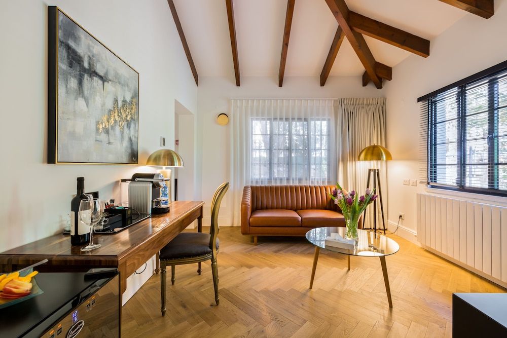 Garden Boutique One Bedroom Suite