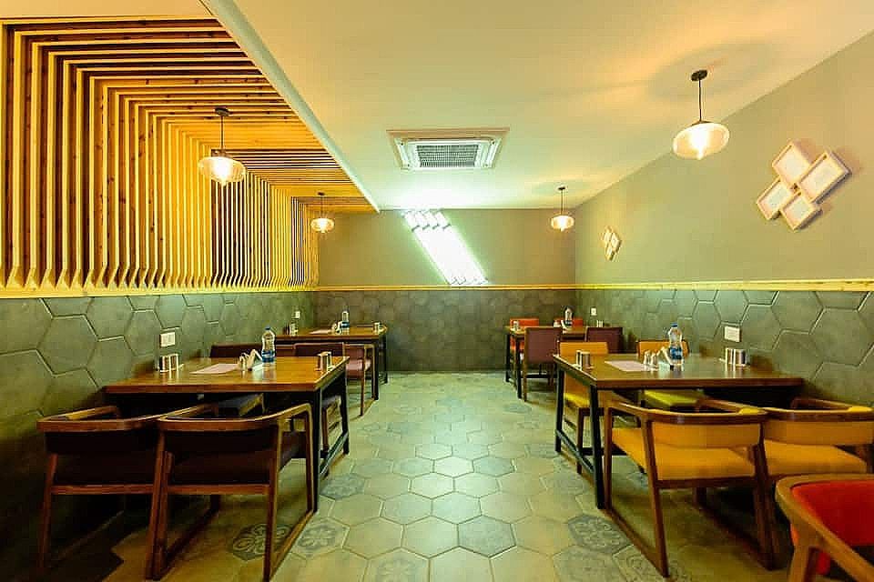 Food & Dining