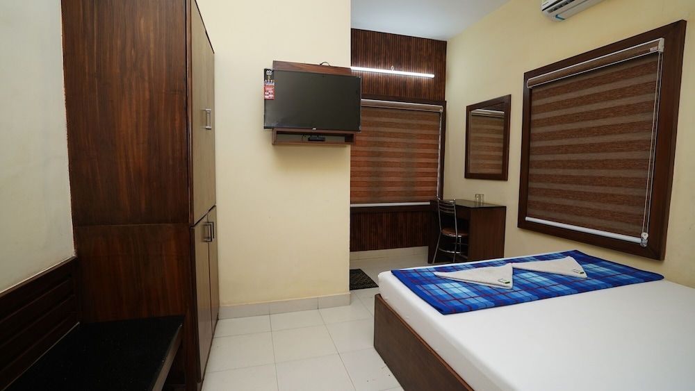 Olive Green Hotel Double Room 8