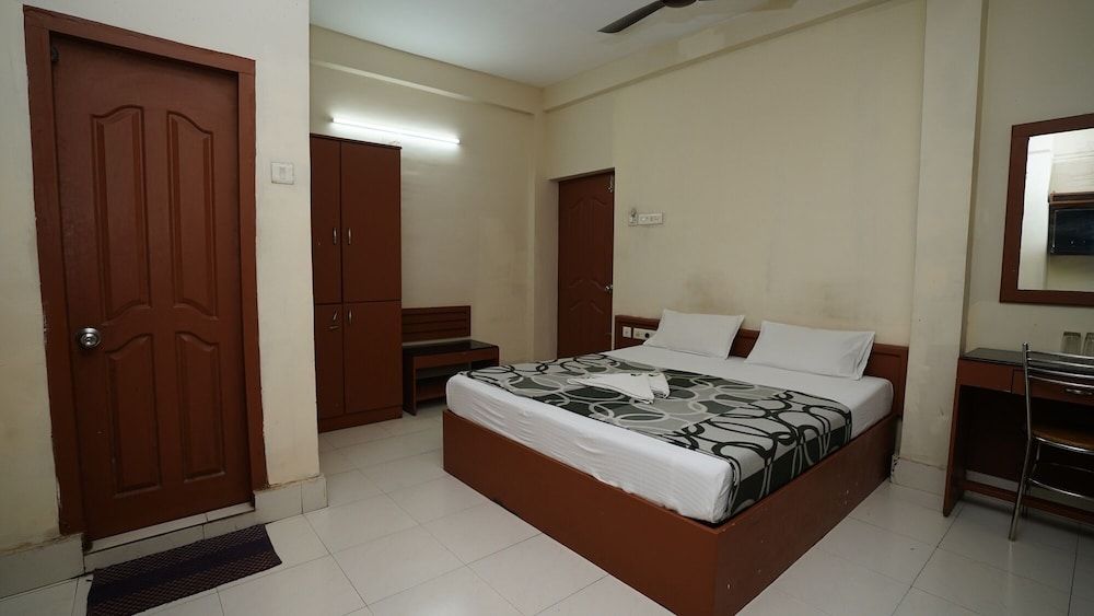 Olive Green Hotel Double Room 4